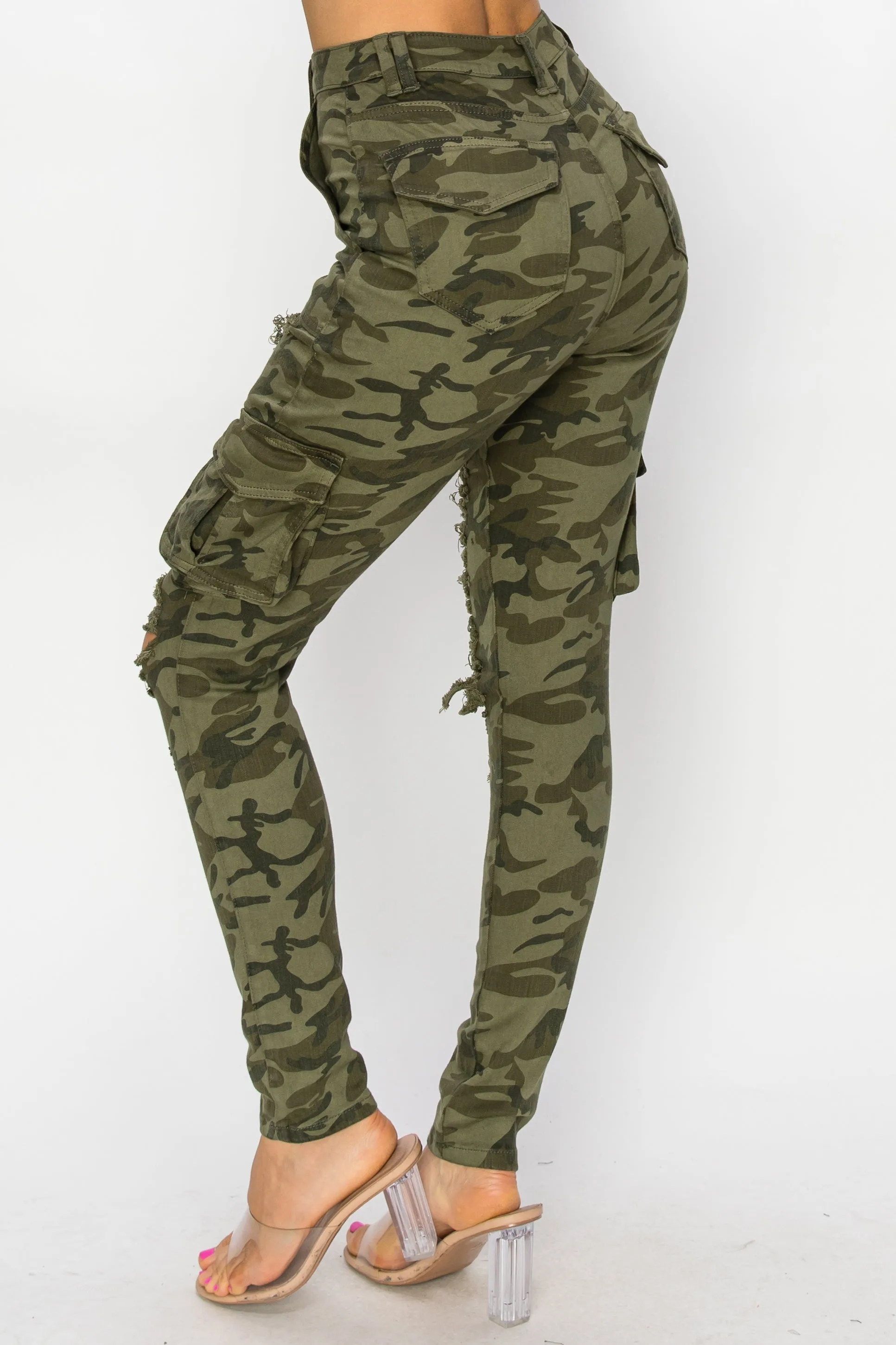 40602 Women's High Rise Skinny Camo Print Cargo Jeans