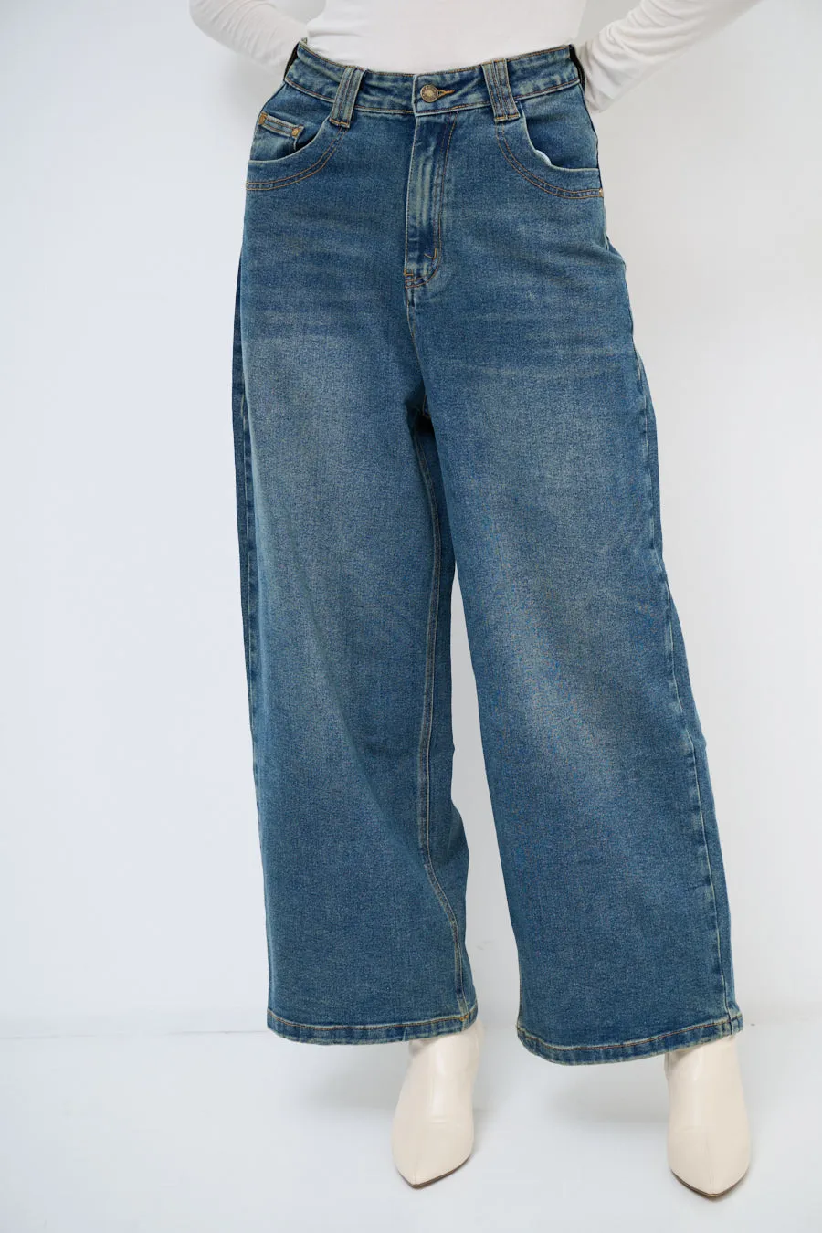 High-waisted wide-leg denim jeans wholesale