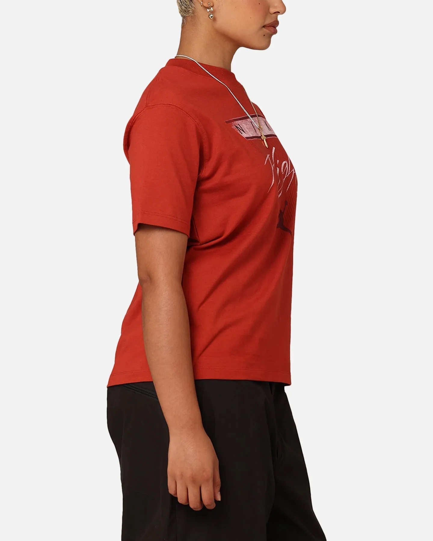 Jordan Women's Flight Heritage Graphic T-Shirt Dune Red/Dusty