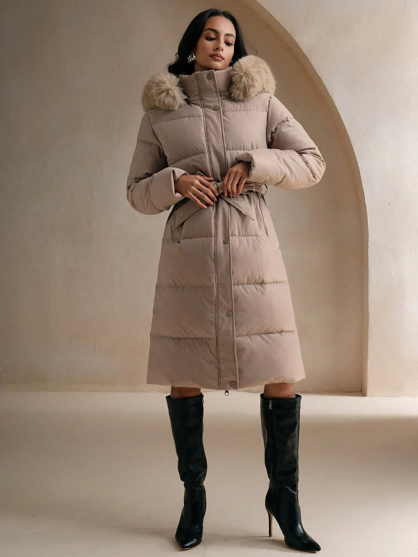Women's Casual Padded Jacket with Fur Collar and Hood for Winter Seasons Lightweight