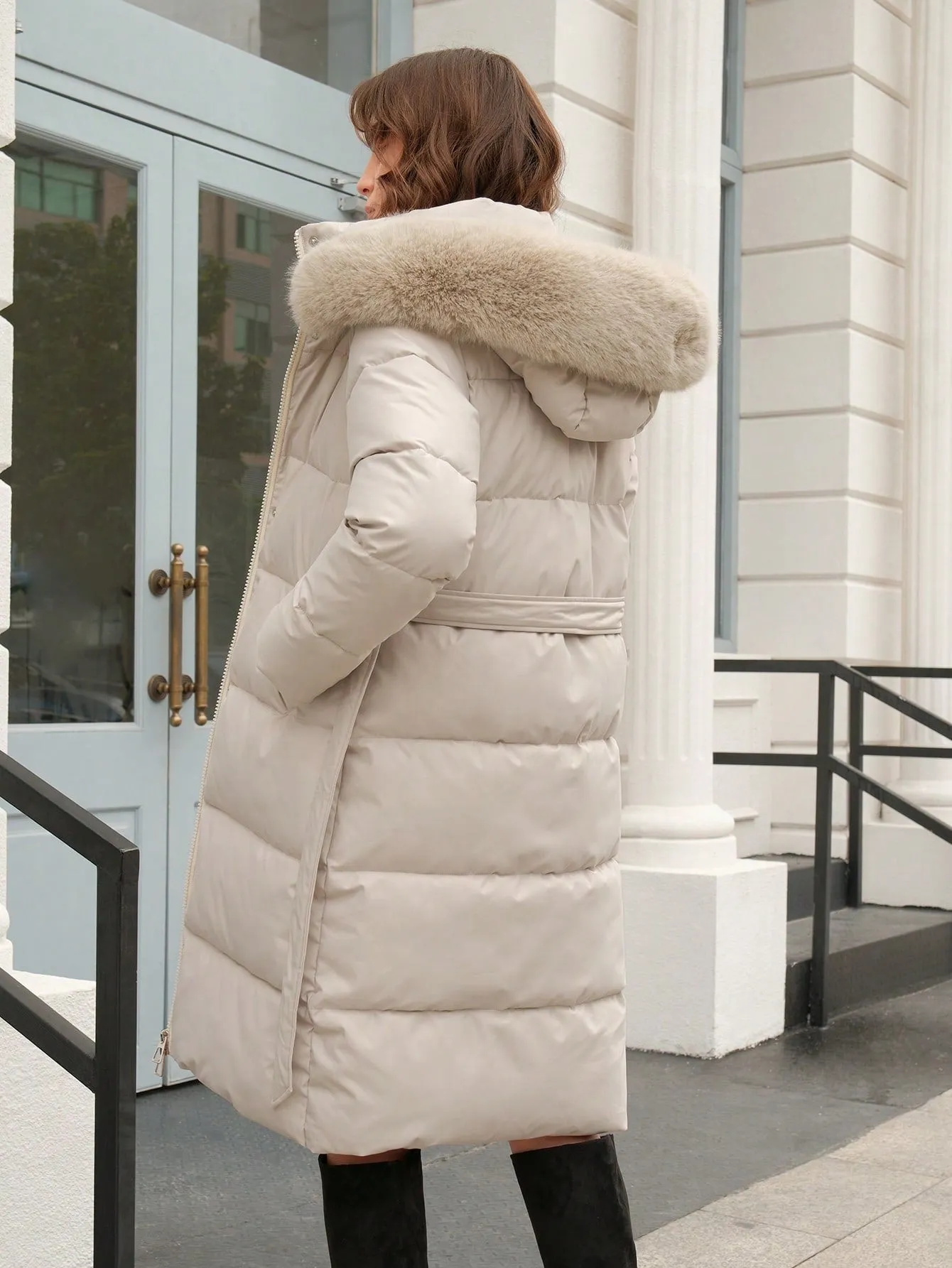 Women's Casual Padded Jacket with Fur Collar and Hood for Winter Seasons Lightweight