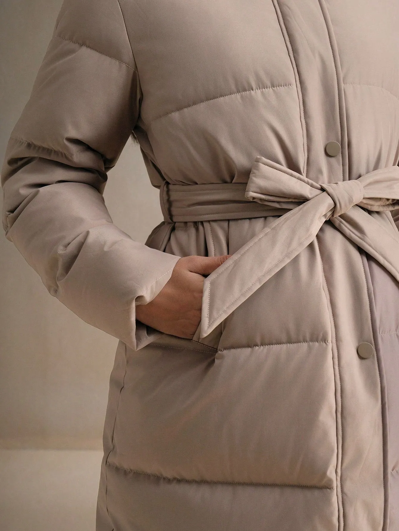 Women's Casual Padded Jacket with Fur Collar and Hood for Winter Seasons Lightweight
