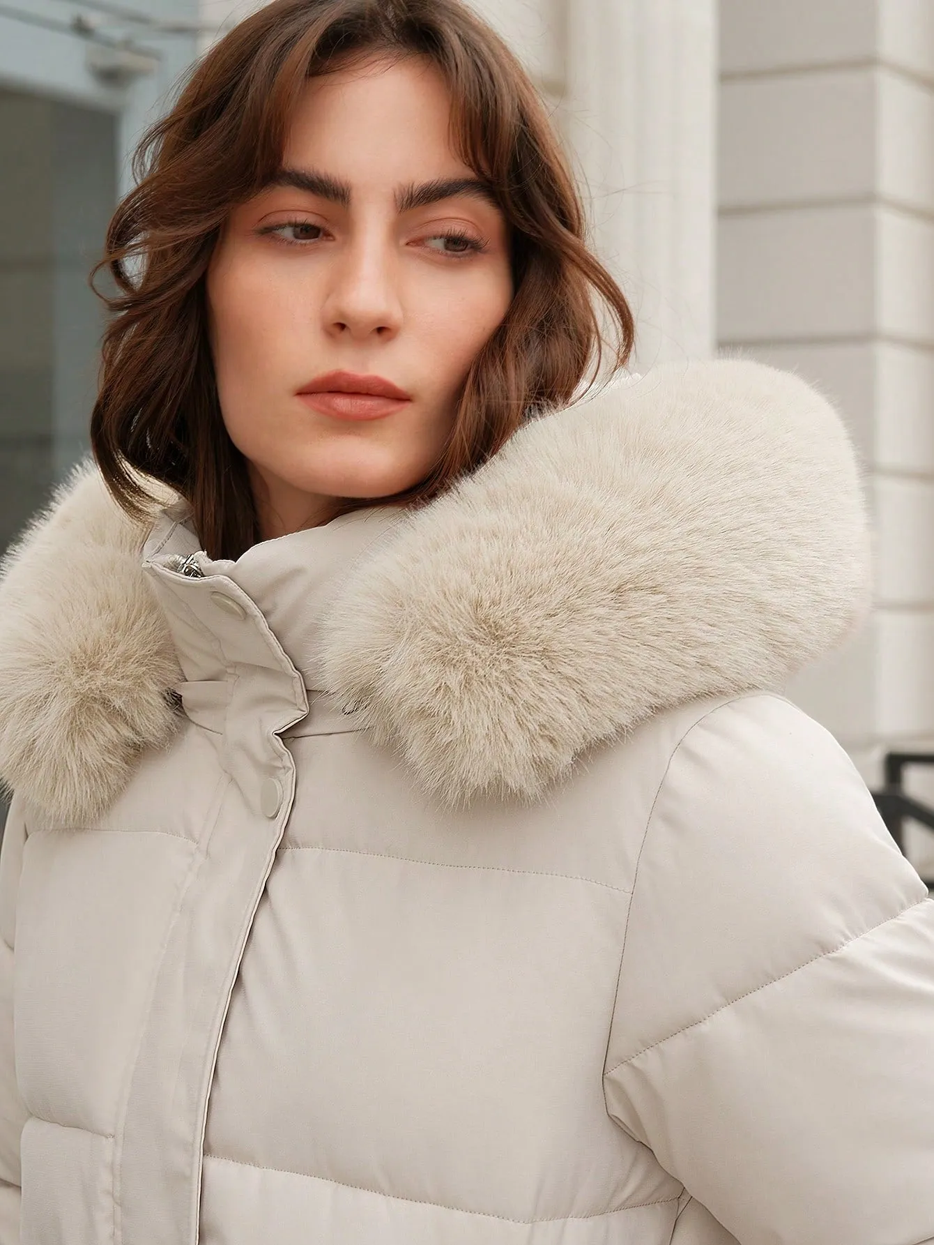 Women's Casual Padded Jacket with Fur Collar and Hood for Winter Seasons Lightweight