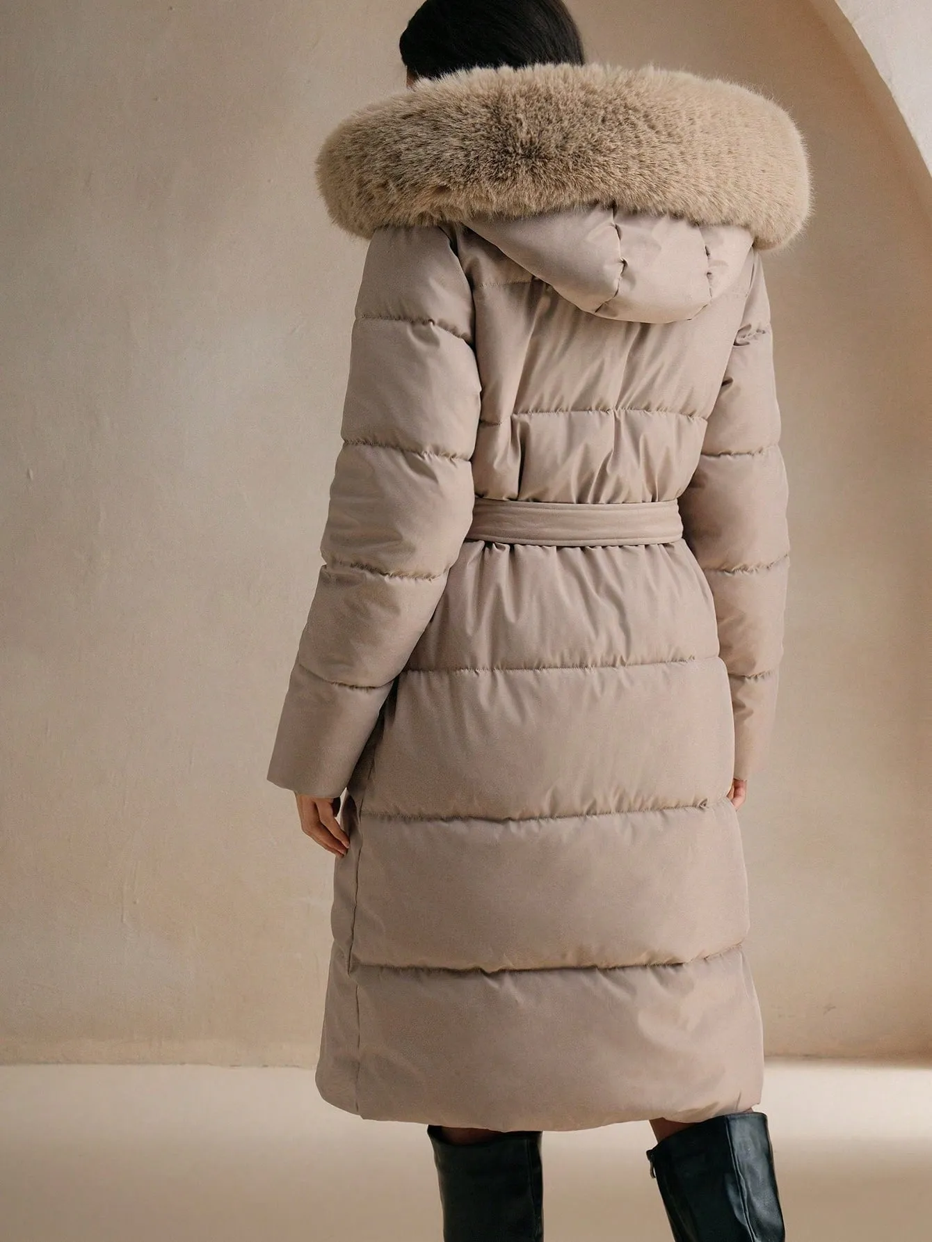 Women's Casual Padded Jacket with Fur Collar and Hood for Winter Seasons Lightweight